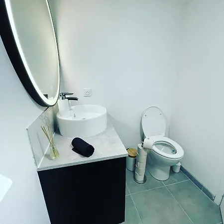 Maison 4 Personnes Avec Grande Piscine Et Jacuzzi Castillon-la-Bataille Buitenkant foto