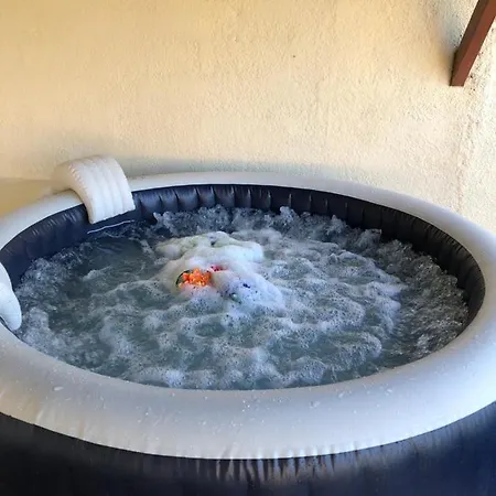 Maison 4 Personnes Avec Grande Piscine Et Jacuzzi Castillon-la-Bataille Buitenkant foto