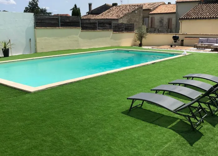 Maison 4 Personnes Avec Grande Piscine Et Jacuzzi