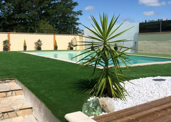 Maison 4 Personnes Avec Grande Piscine Et Jacuzzi