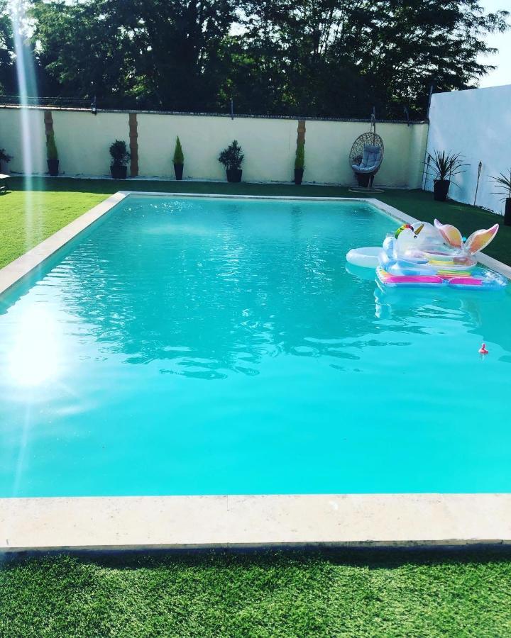 Maison 4 Personnes Avec Grande Piscine Et Jacuzzi *